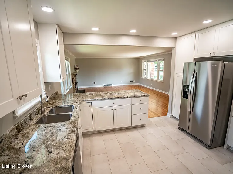 9008 Haviland Ave — Photo 23