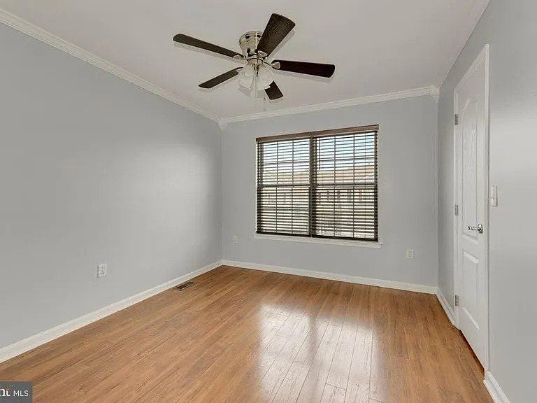 345 Huntington Dr — Photo 23
