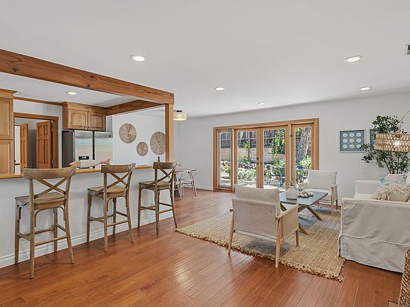 5th image of 270 Lee Dr