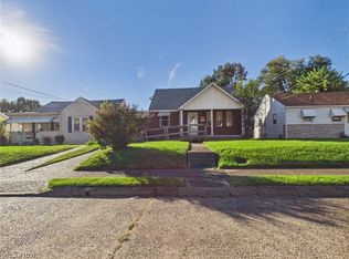 3007 10th Ave, Vienna, WV 26105