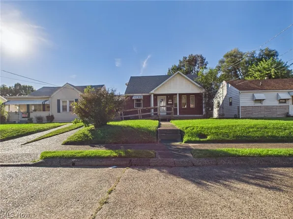3007 10th Ave, Vienna, WV 26105