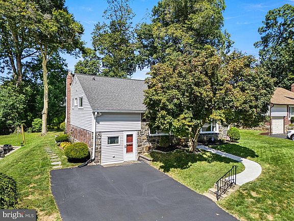 2nd image of 2243 Cambridge Rd