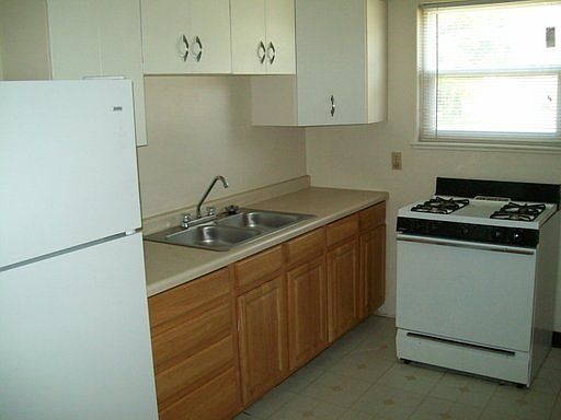 2nd image of 1300 E 45th St APT 24