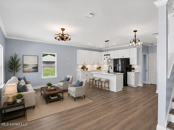 5th image of 78 Oak Alley Ln
