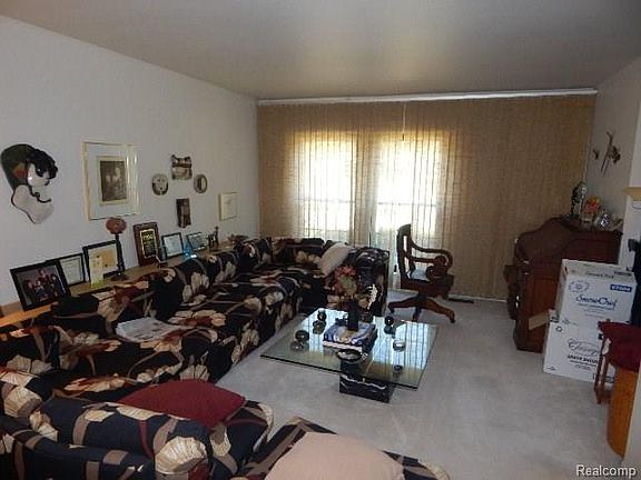 4th image of 25015 Oakbrooke Dr #1