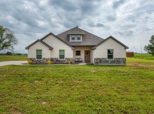 569 Ladybird Ln, Azle, TX 76020