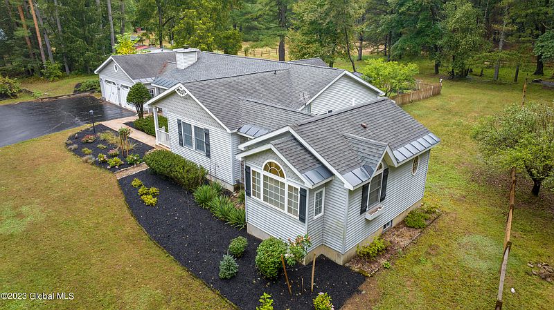 2nd image of 237 Louden Road