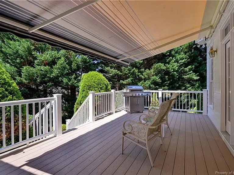 116 Westbury — Photo 11