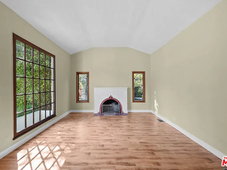 2569 Patricia Ave — Photo 11