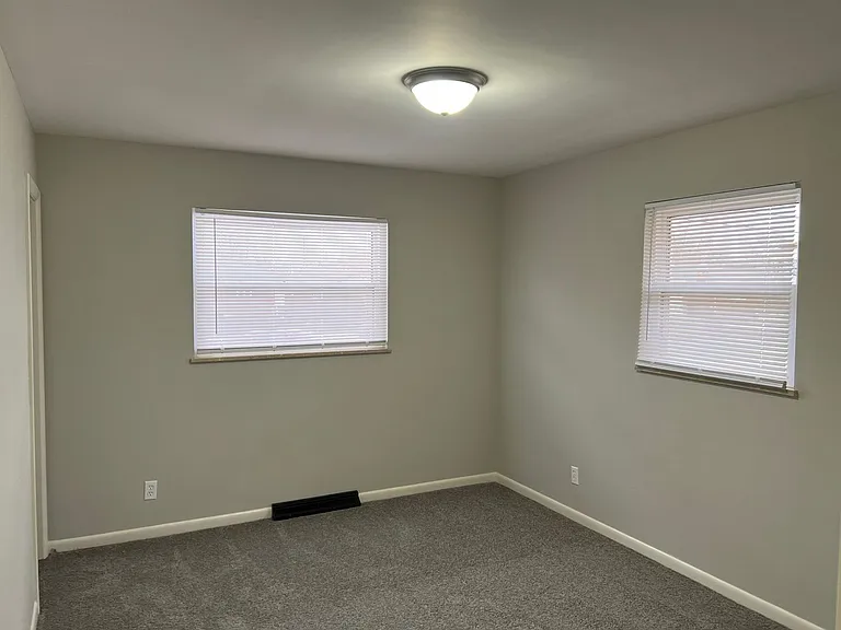 1387 E Gates St — Photo 17