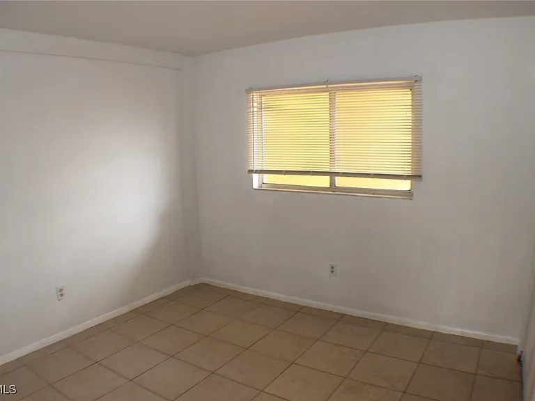 4009 SE 11th Ave #106 — Photo 4