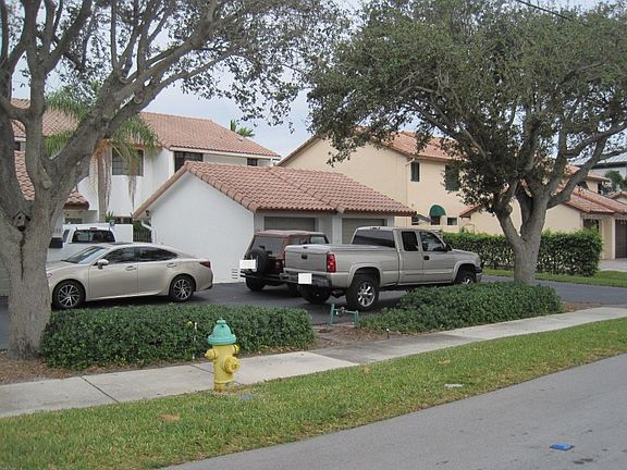 3rd image of 613 NE 19th Ave