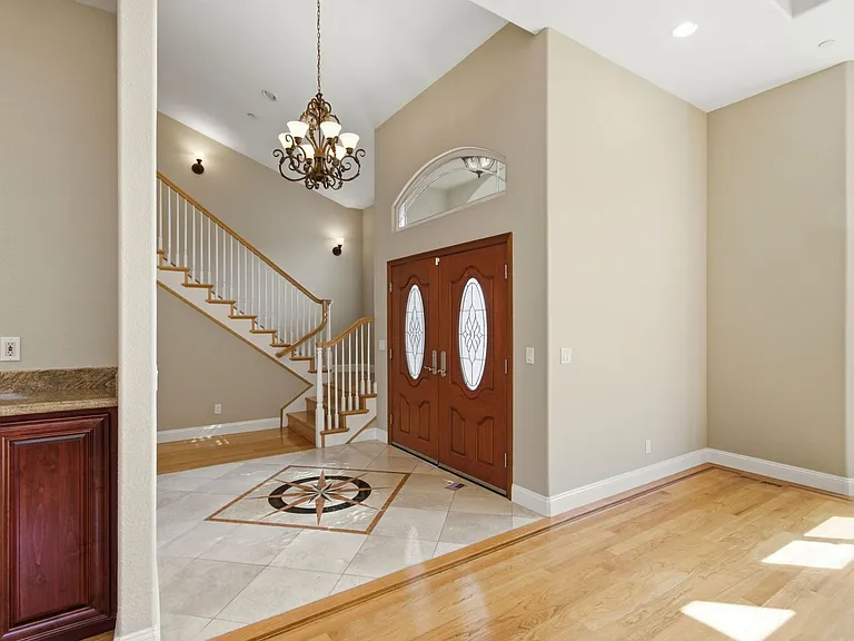 1367 Ramon Dr — Photo 4