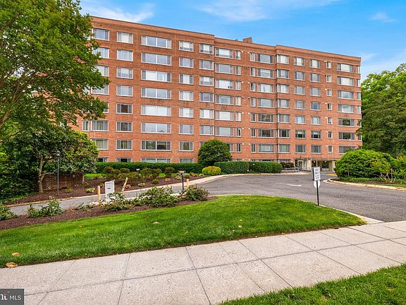 2nd image of 4200 Cathedral Ave NW APT 901