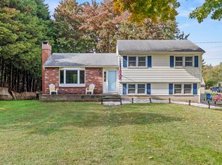 134 Boston Post Rd, Old Lyme, CT 06371