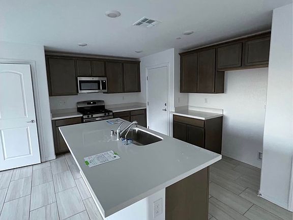 2nd image of 380 Rosefinch St