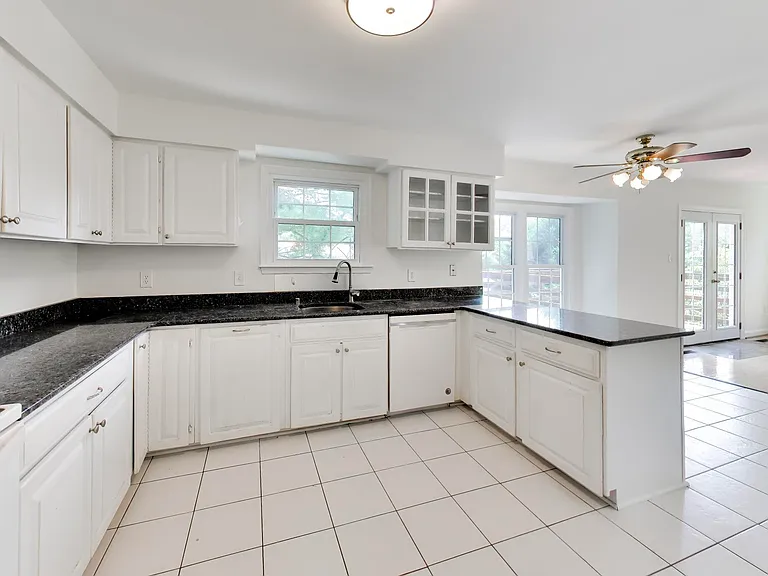 12015 Montrose Village Ter — Photo 34