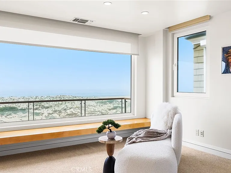 1554 E Oceanfront — Photo 39