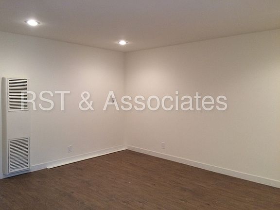2nd image of 11718 Kiowa Ave APT 2