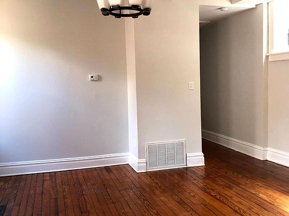 3rd image of 2712 E Broad St APT 3