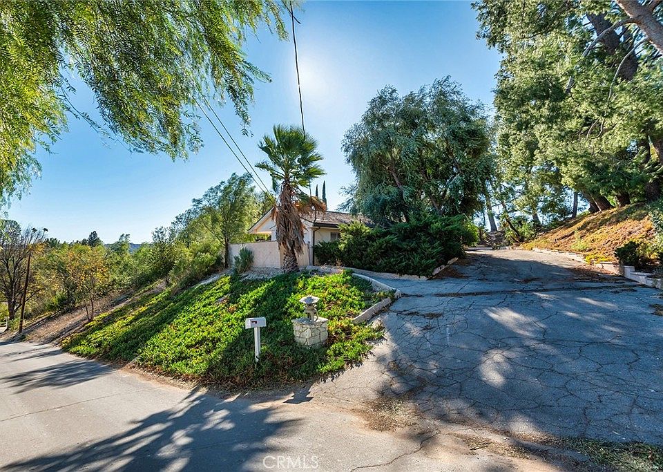 24130 Lupin Hill Rd #1, Calabasas, CA 91302 | MLS