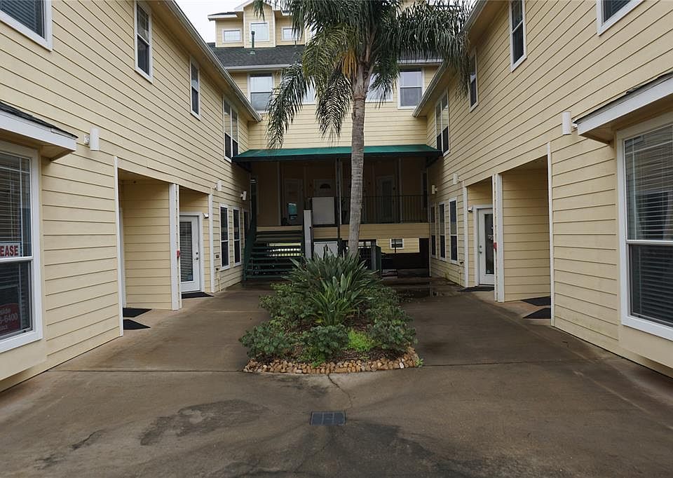 1st image of 811 Bradford Ave APT 6B