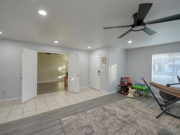 5th image of 536 Red Robin Dr