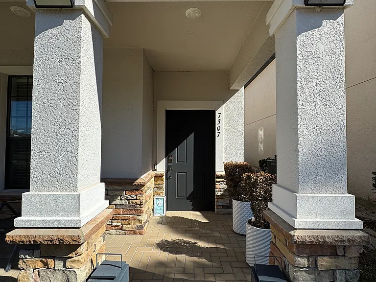 7307 Ella Ln — Photo 3