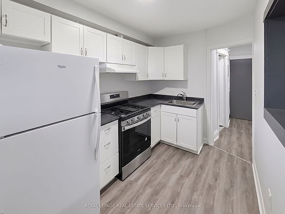 3rd image of 8 Ottawa St N #4