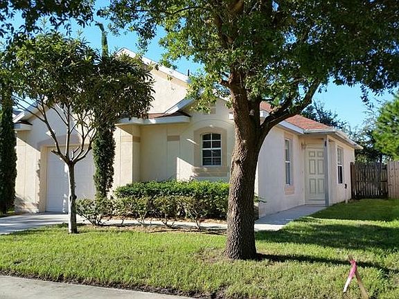 2nd image of 7461 Oxford Garden Cir