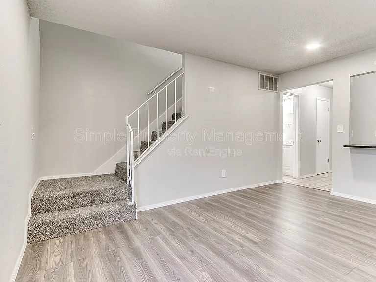 8510 Candlewood Dr — Photo 14