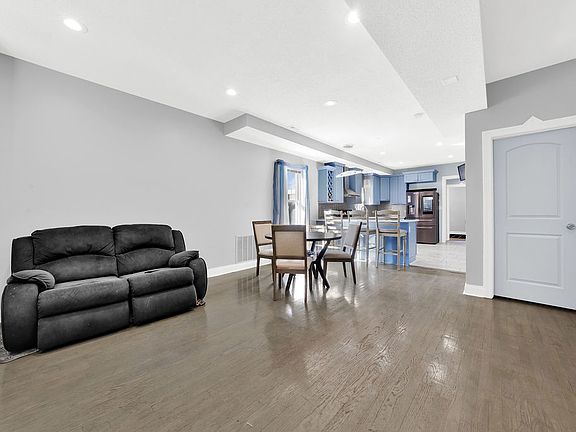 5th image of 9436 S Spaulding Ave