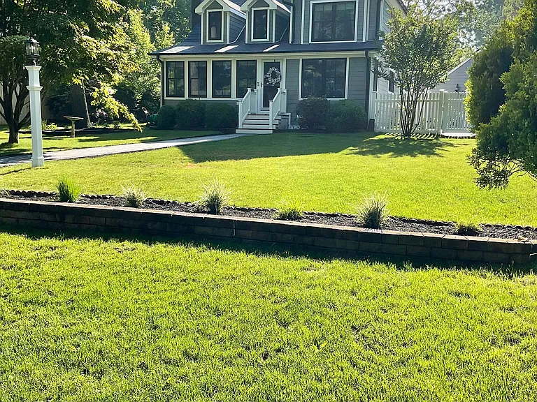 Waters Edge Rd — Photo 1