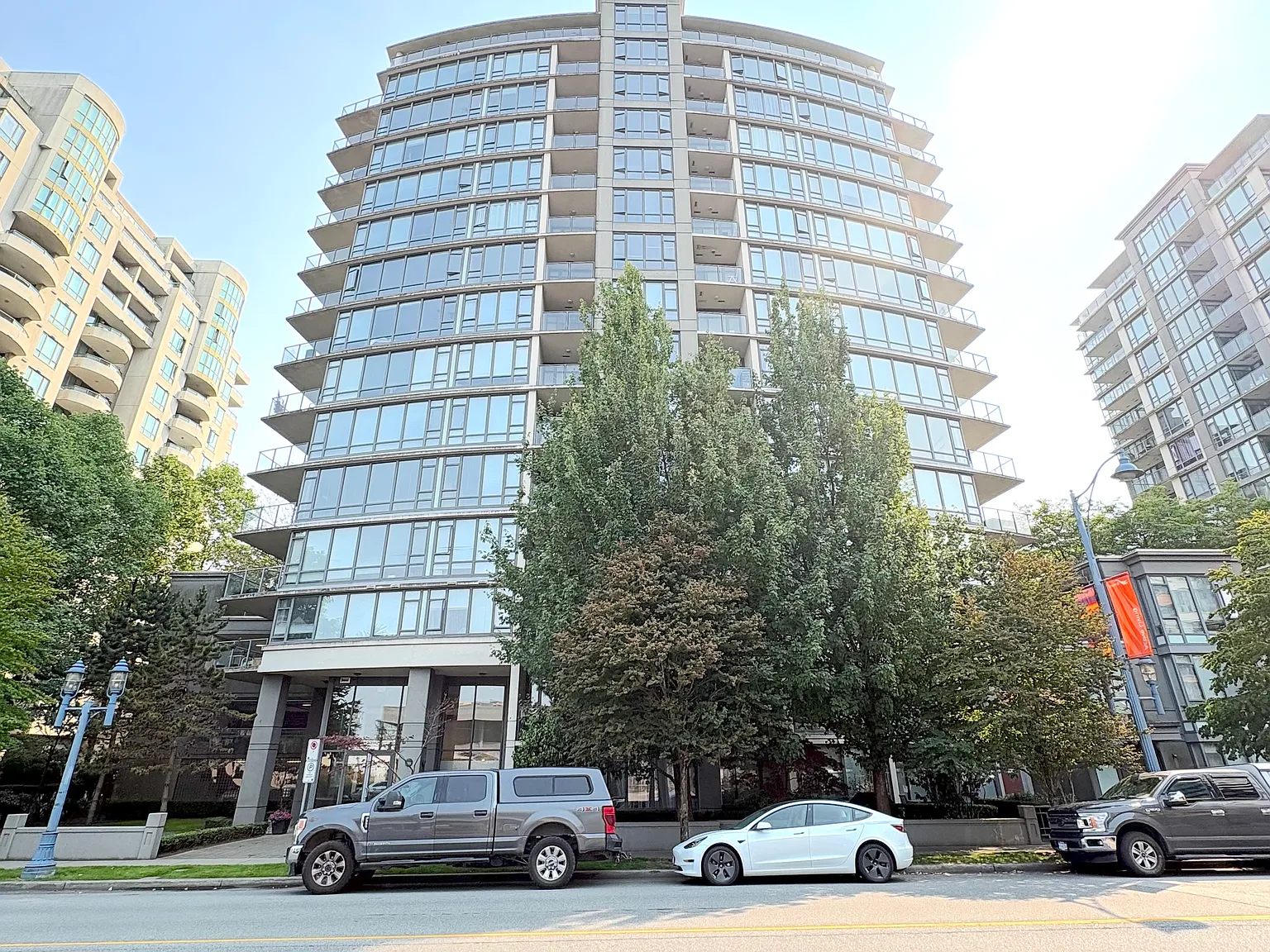 2 bed, 850 sqft, $2,799 — Photo 1