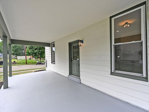 5th image of 7408 Maple Ave