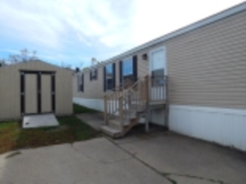 1st image of 160 Pine Dr S