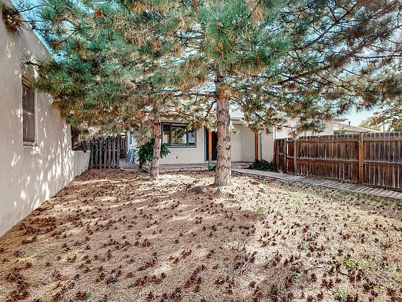 3rd image of 1528A Taos St