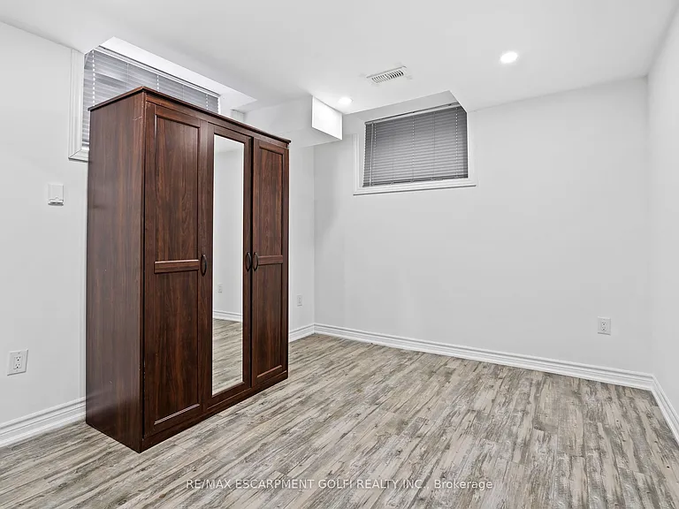 6087 Eaglewood Dr #LOWER — Photo 7
