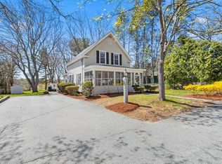 141 Westview Rd, Lowell, MA 01851