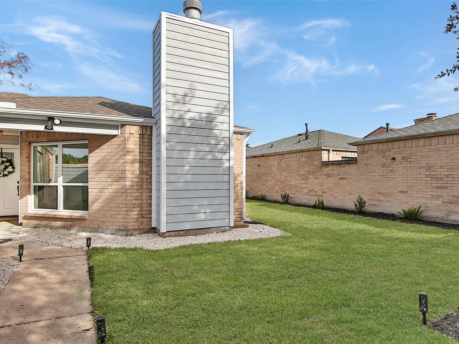 3 bed, 2.0 bath, 1544 sqft, $2,195 — Photo 3
