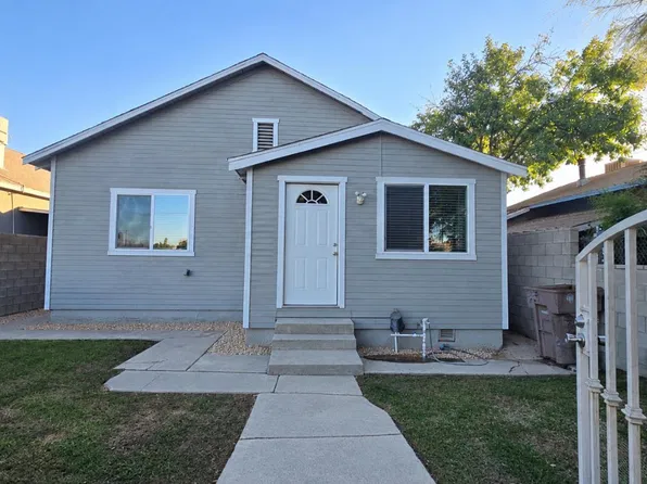 923 Sumner St, Bakersfield, CA 93305