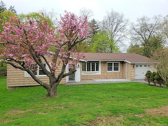 2nd image of 2 Collier Dr E