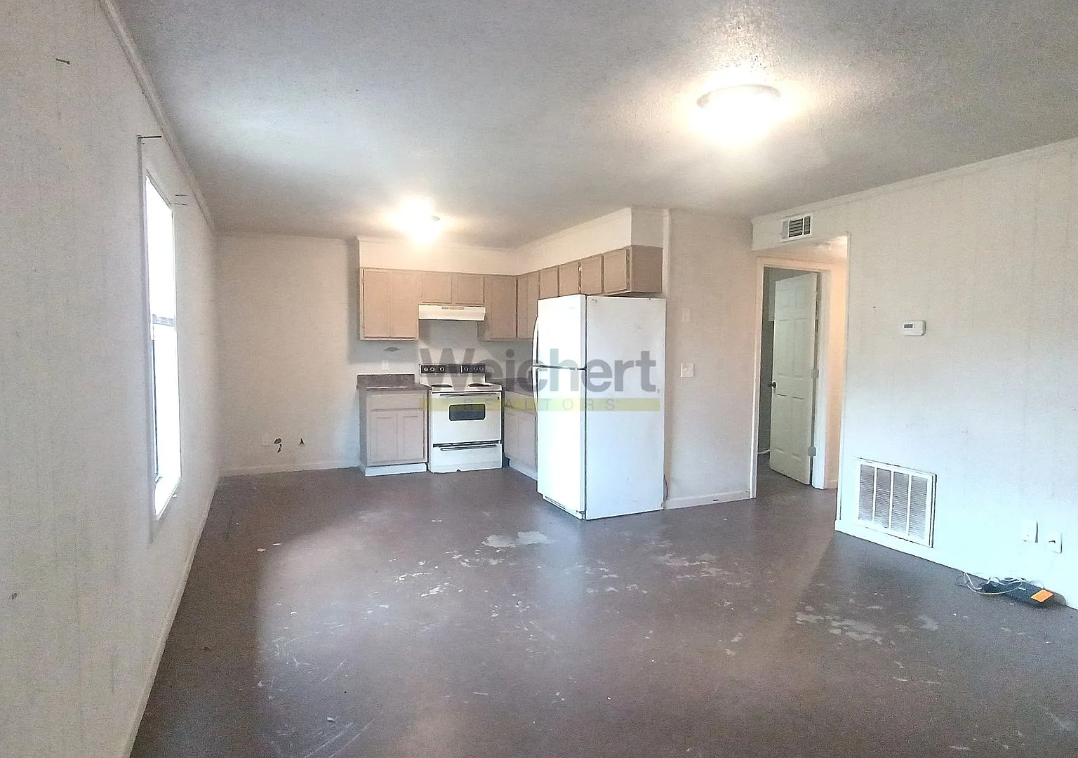 Comfortable & Convenient Living with Utilities Included — Photo 3