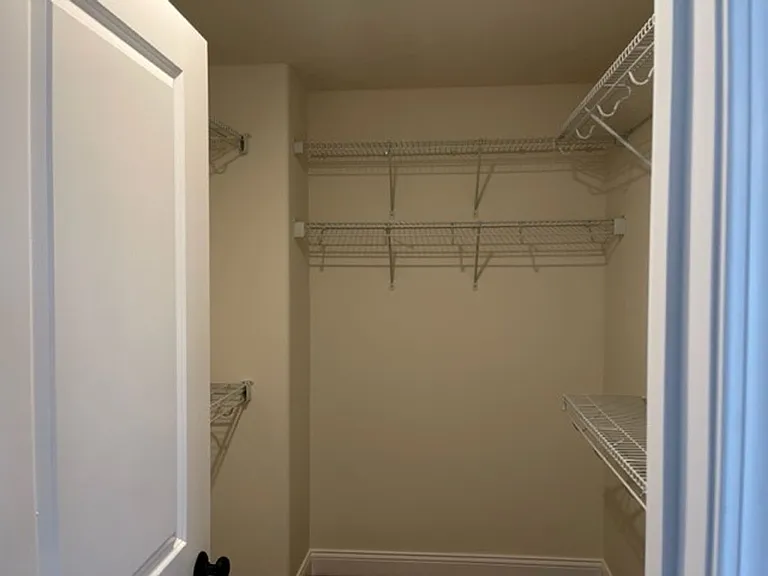 1605 Peppermill Ln — Photo 6
