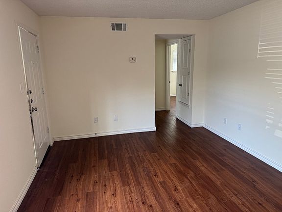 3rd image of 726 Martindale Rd