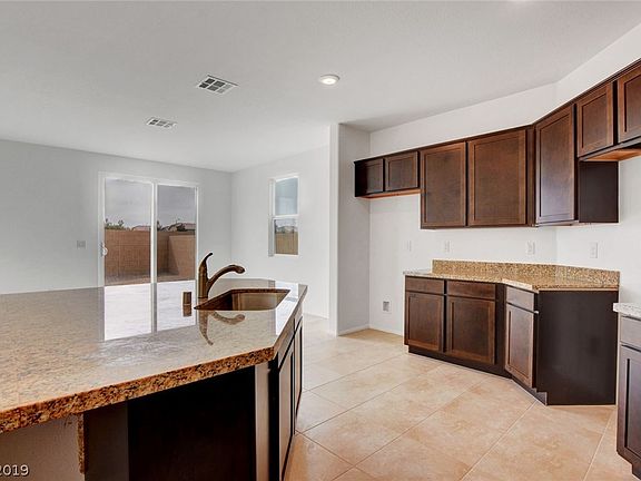 5th image of 115 Scarlett View Ave Unit 88