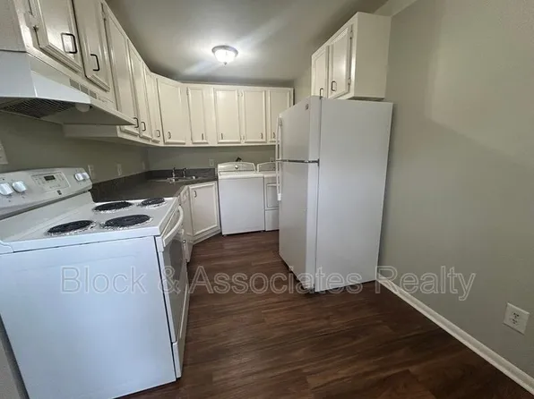 3824B W Country Club Rd, Winston Salem, NC 27104
