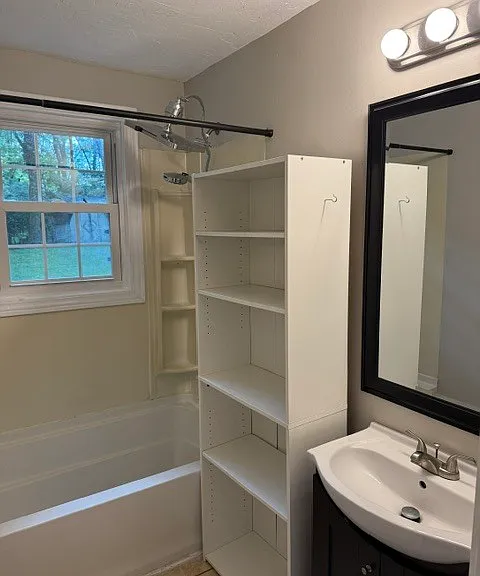 419 Chadwell Dr — Photo 8