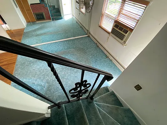 Sold by Winzone Realty Inc | media 16