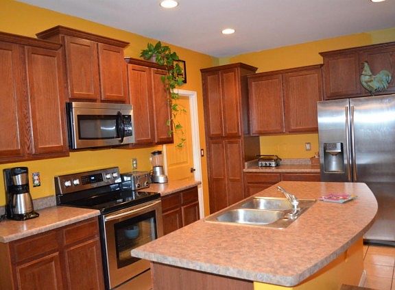 4th image of 7306 W Midway Ave